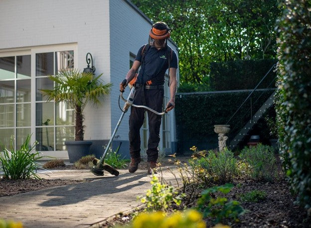 Power Your Gardening Tools Using Portable Solar Generators